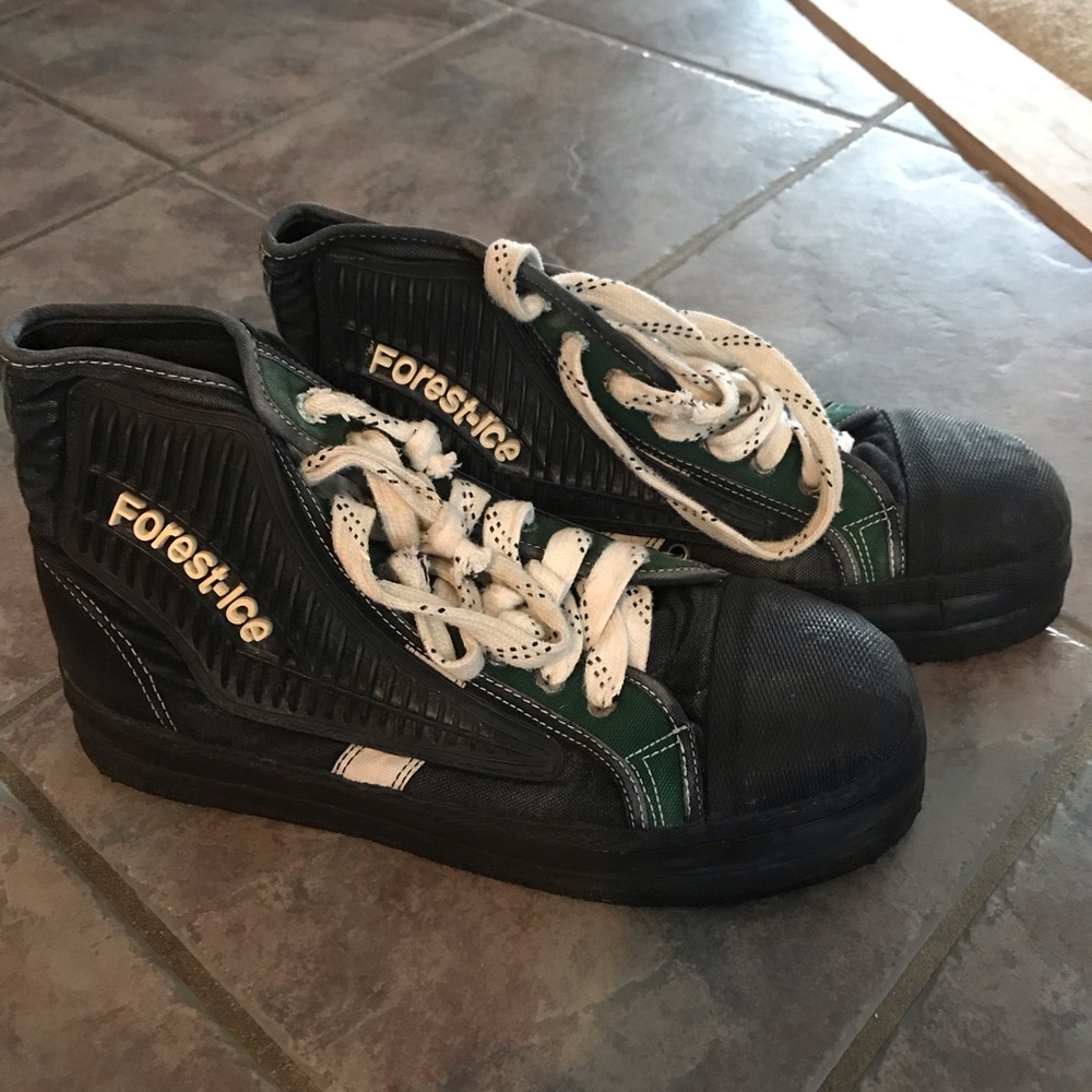 Men’s Broomball shoes only worn one season.